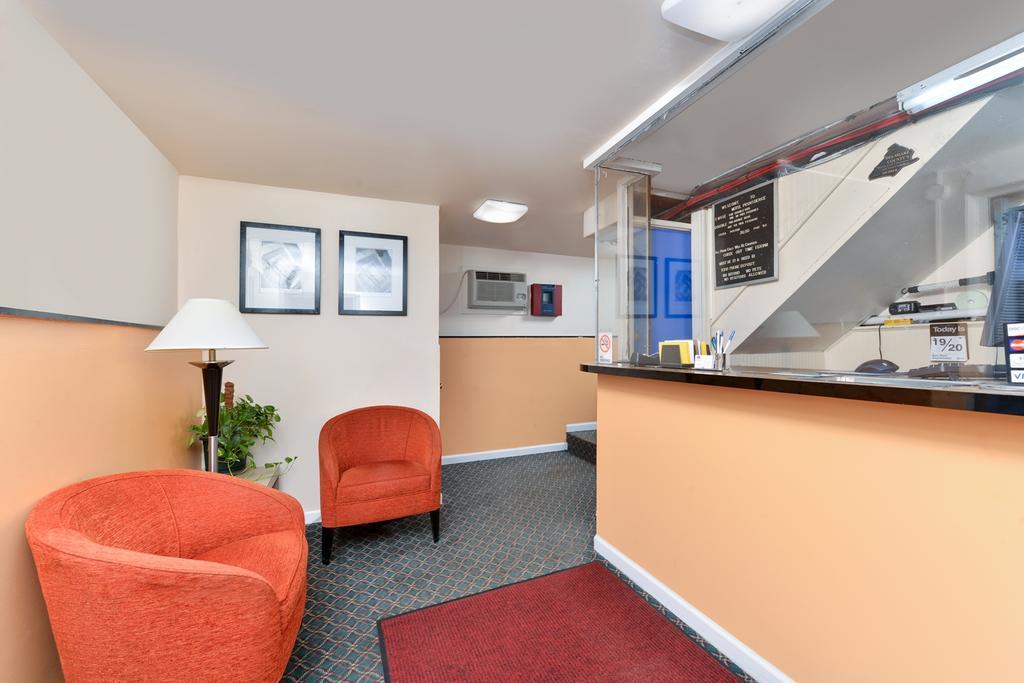 Media Inn & Suites Ngoại thất bức ảnh