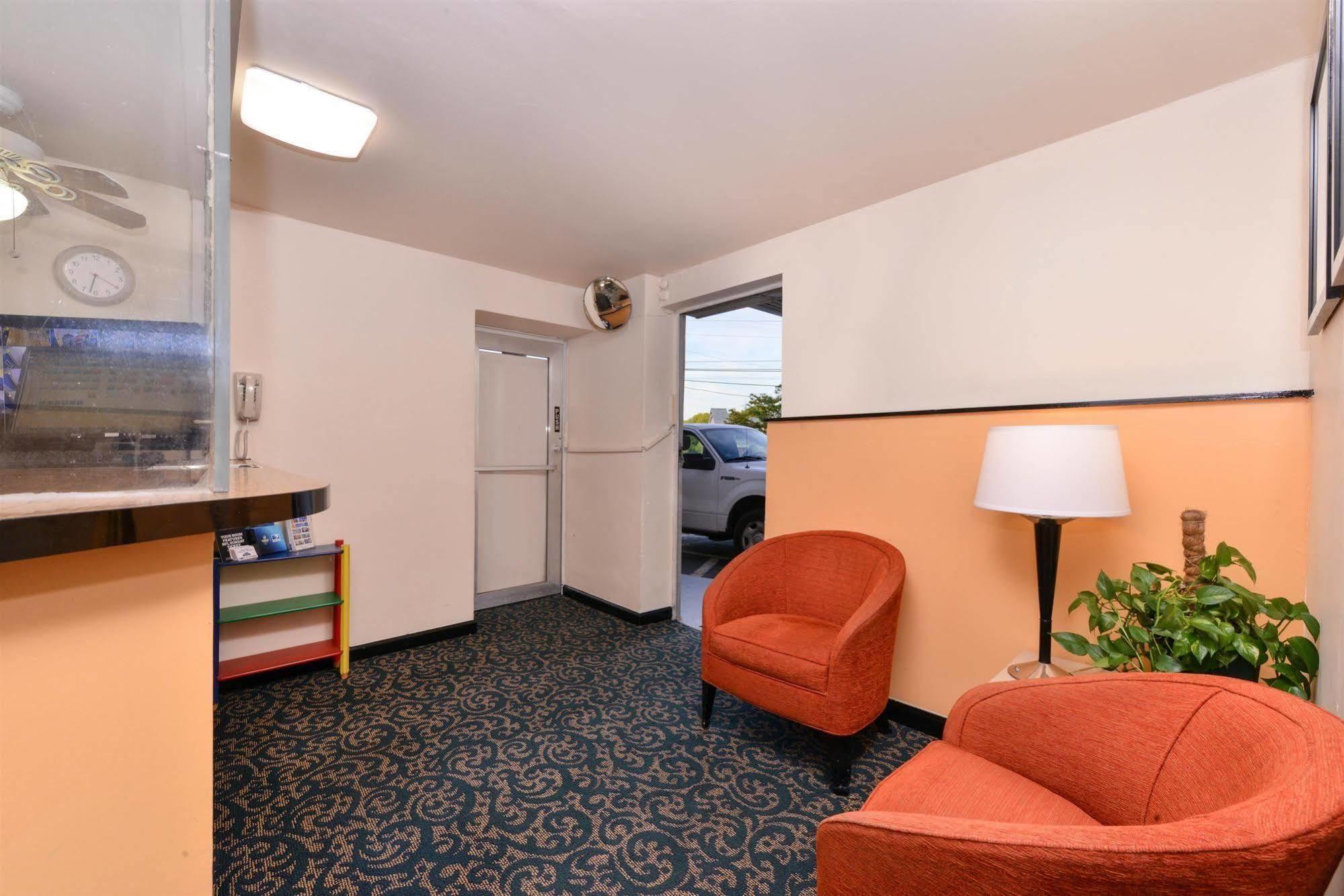 Media Inn & Suites Ngoại thất bức ảnh